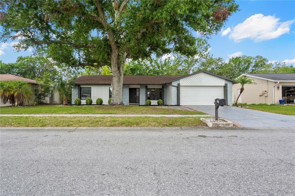 4706 FOX HUNT DRIVE TAMPA, FL 33624