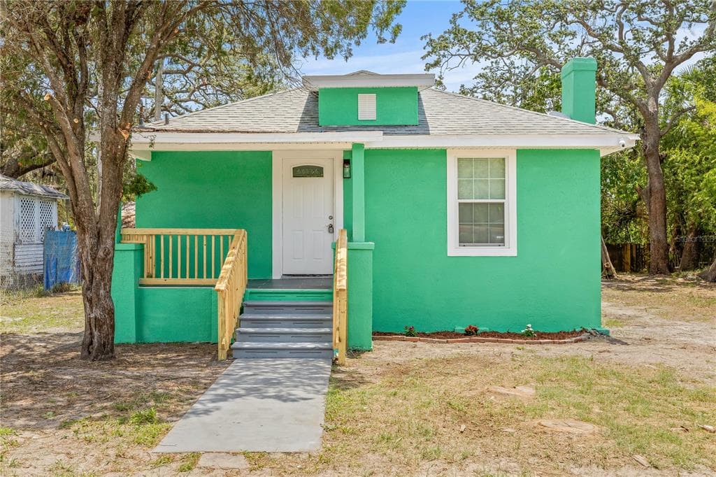 8215 N 14TH STREET TAMPA, FL 33604