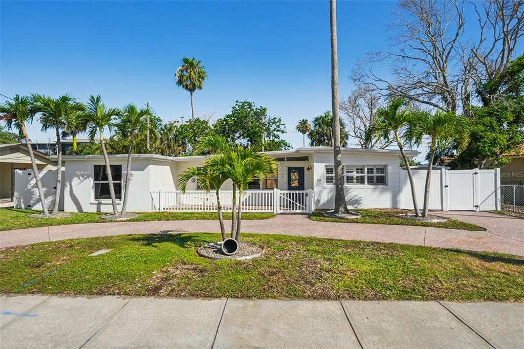 709 PRUITT DRIVE MADEIRA BEACH, FL 33708