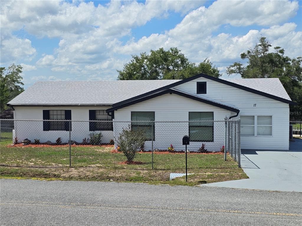 17 OAK LOOP OCALA, FL 34472