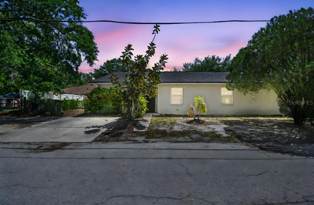 213 PALMETTO AVENUE NE WINTER HAVEN, FL 33881