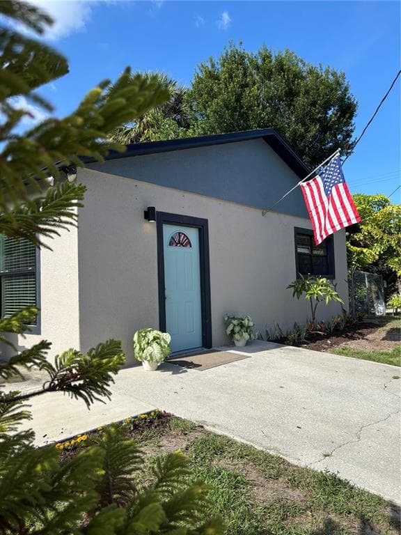 1913 W CHESTNUT STREET TAMPA, FL 33607