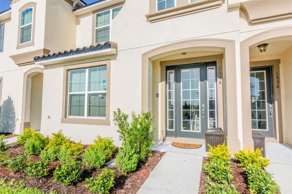 1534 CAREY PALM CIRCLE KISSIMMEE, FL 34747
