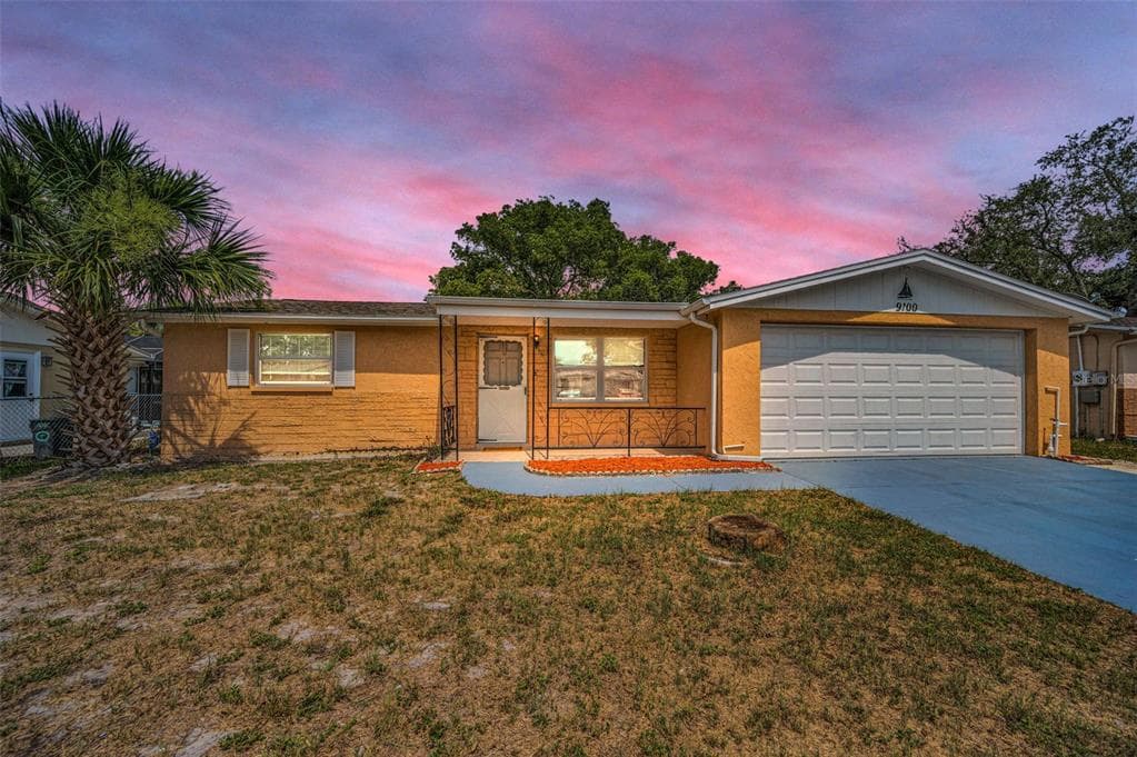 9100 LUNAR LANE PORT RICHEY, FL 34668