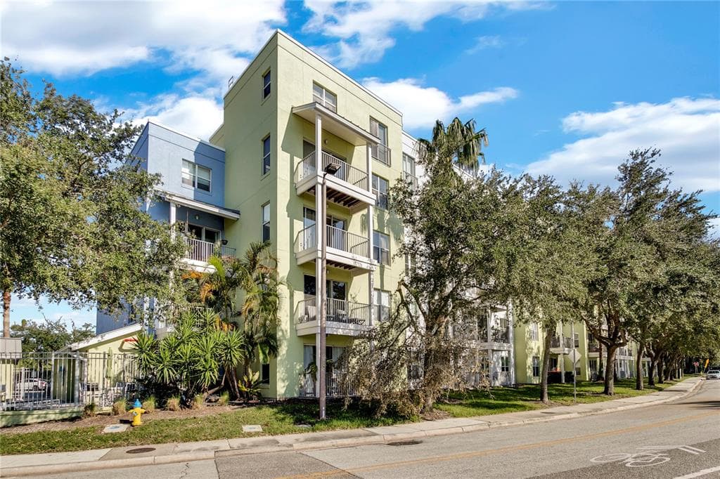 1501 DOYLE CARLTON DRIVE UNIT 303 TAMPA, FL 33602