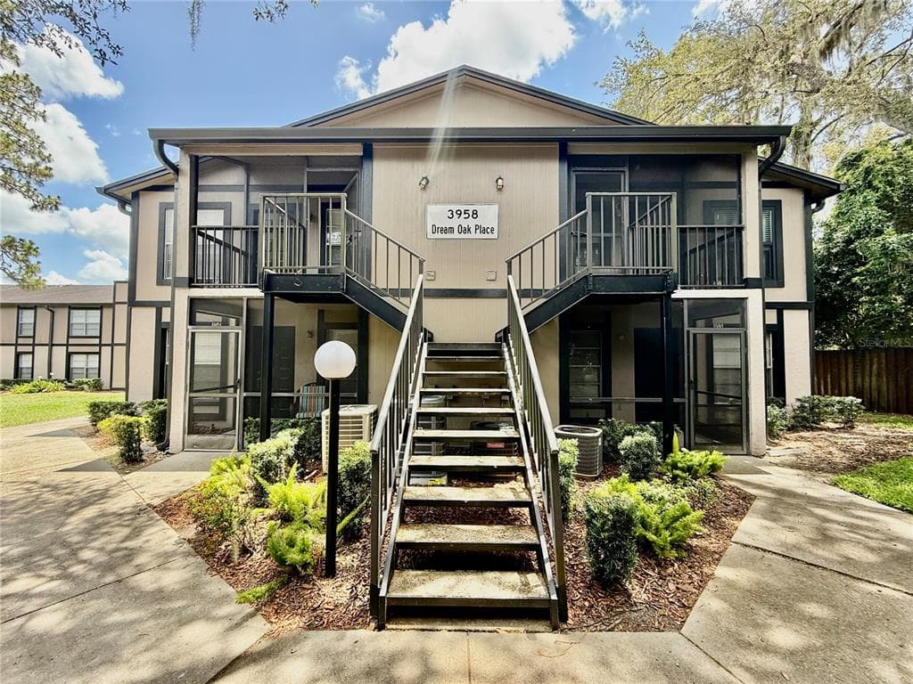 3958 DREAM OAK PLACE UNIT 203 TAMPA, FL 33613