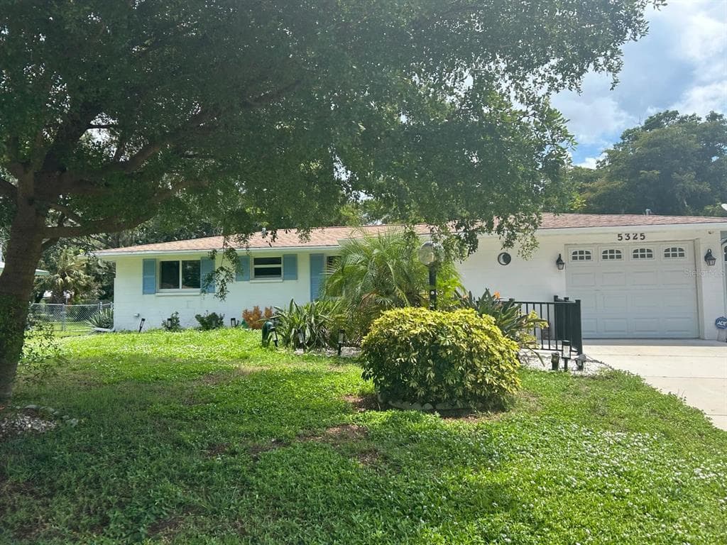 5325 MURDOCK AVENUE SARASOTA, FL 34231