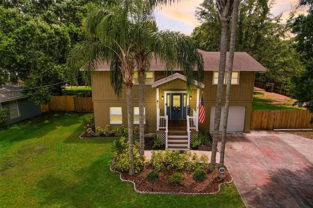 611 SHORE DRIVE E OLDSMAR, FL 34677