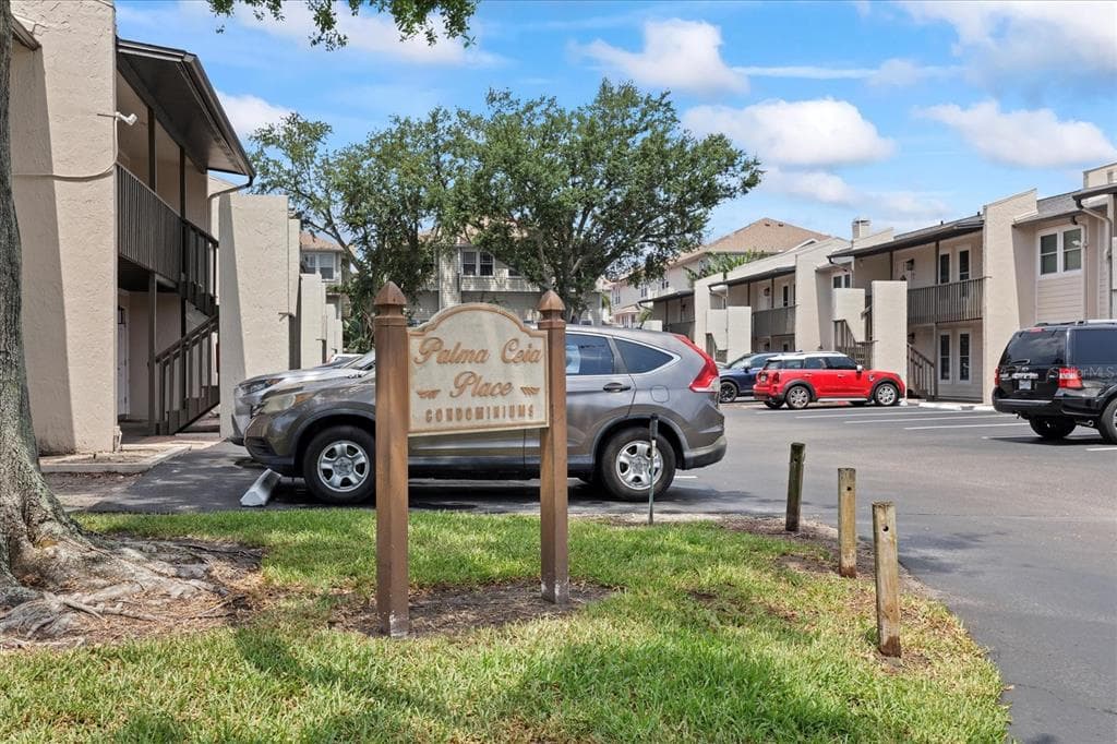525 S LINCOLN AVENUE UNIT B108 TAMPA, FL 33609