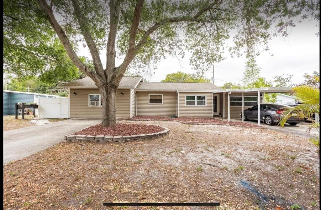 6718 KINGSWOOD DRIVE N ST PETERSBURG, FL 33702