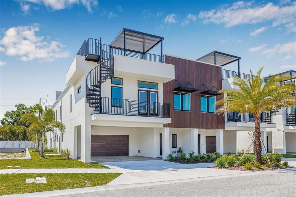 8625 5TH STREET N ST PETERSBURG, FL 33702