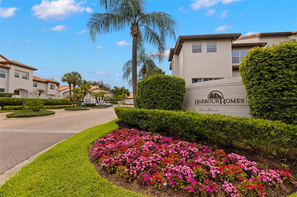 1139 SHIPWATCH CIRCLE TAMPA, FL 33602