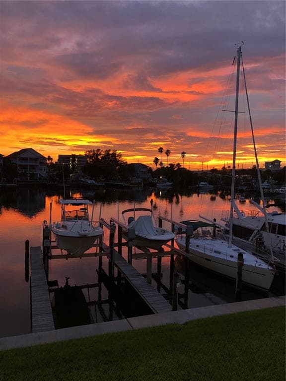 12500 CAPRI CIRCLE N UNIT 203 TREASURE ISLAND, FL 33706