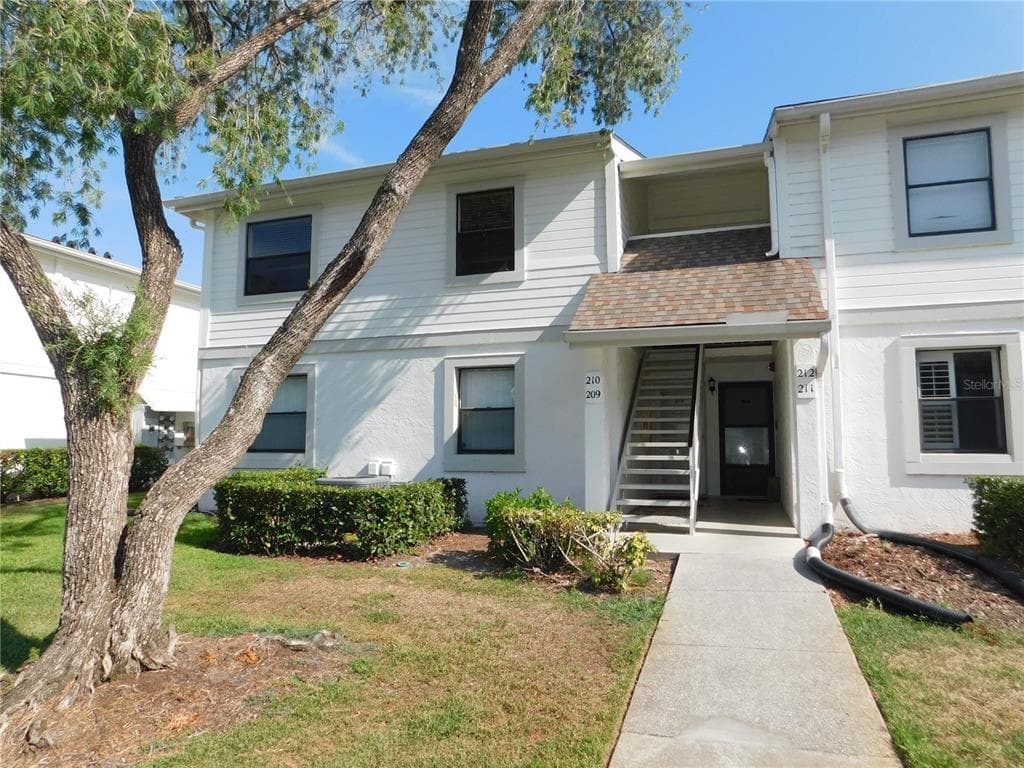 209 MEADOW LANE UNIT 209 OLDSMAR, FL 34677
