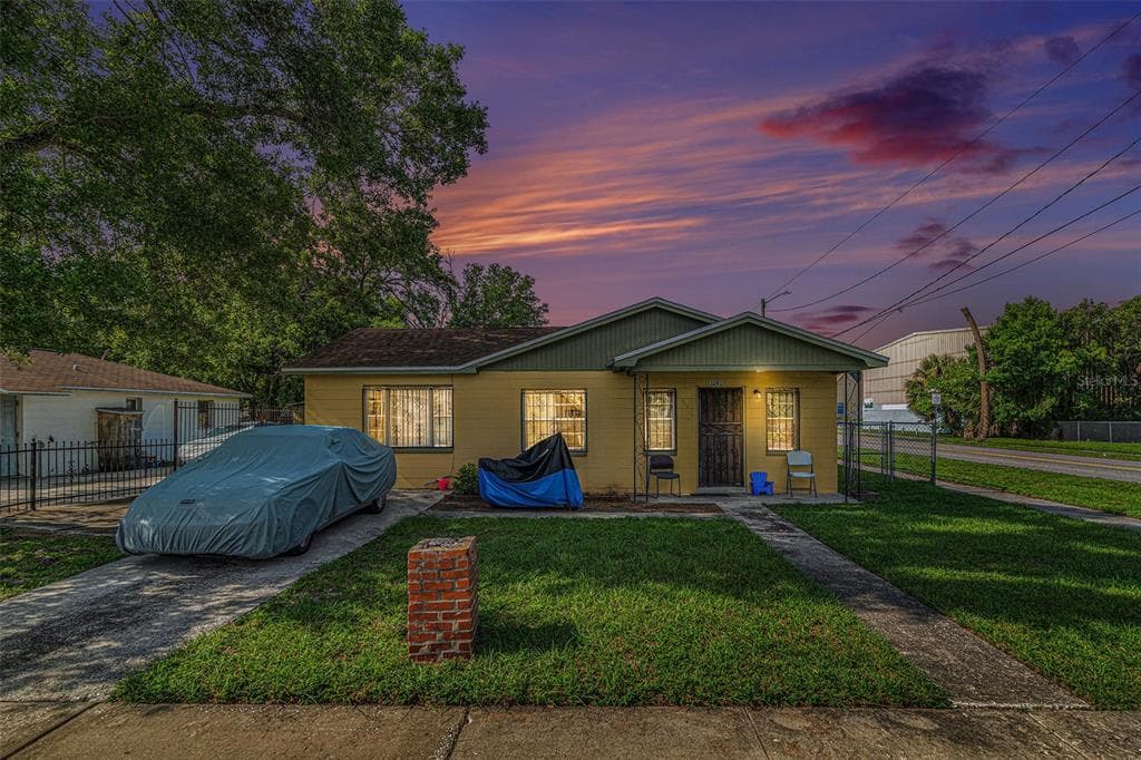 3201 E MCBERRY STREET TAMPA, FL 33610