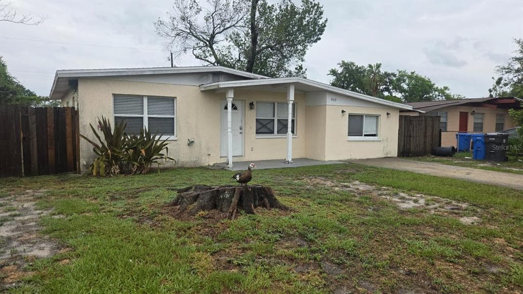 4709 CREST HILL DRIVE TAMPA, FL 33615