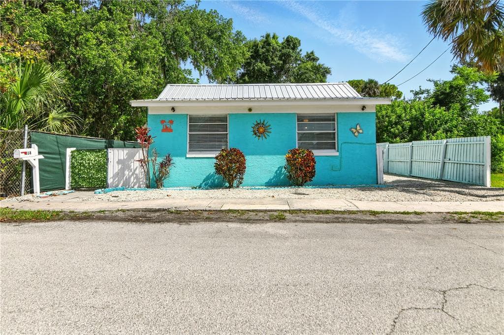 318 PALM STREET NEW SMYRNA BEACH, FL 32168