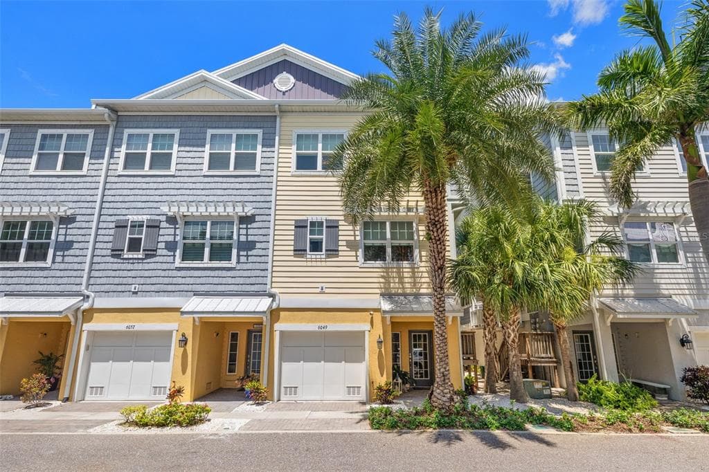 6049 MOORINGS DRIVE S ST PETERSBURG, FL 33712