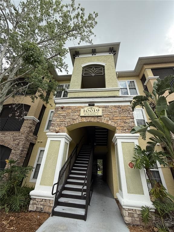 10019 COURTNEY PALMS BOULEVARD UNIT 204 TAMPA, FL 33619