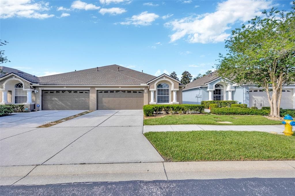 31814 LARKENHEATH DRIVE WESLEY CHAPEL, FL 33543