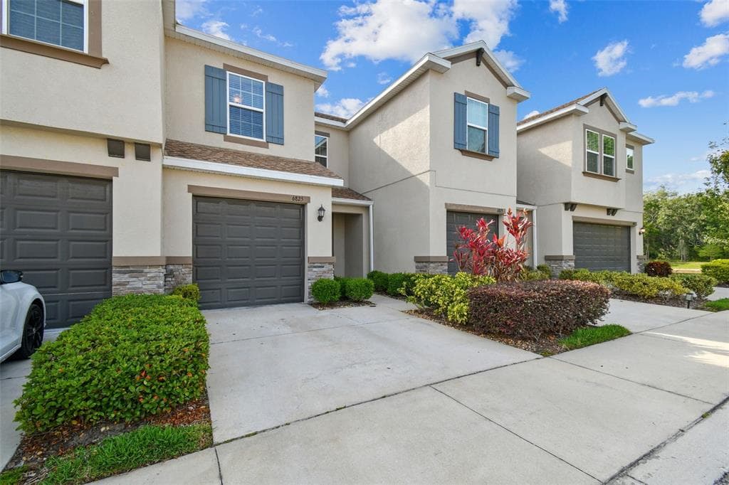6825 CITRUS CREEK LANE TAMPA, FL 33625