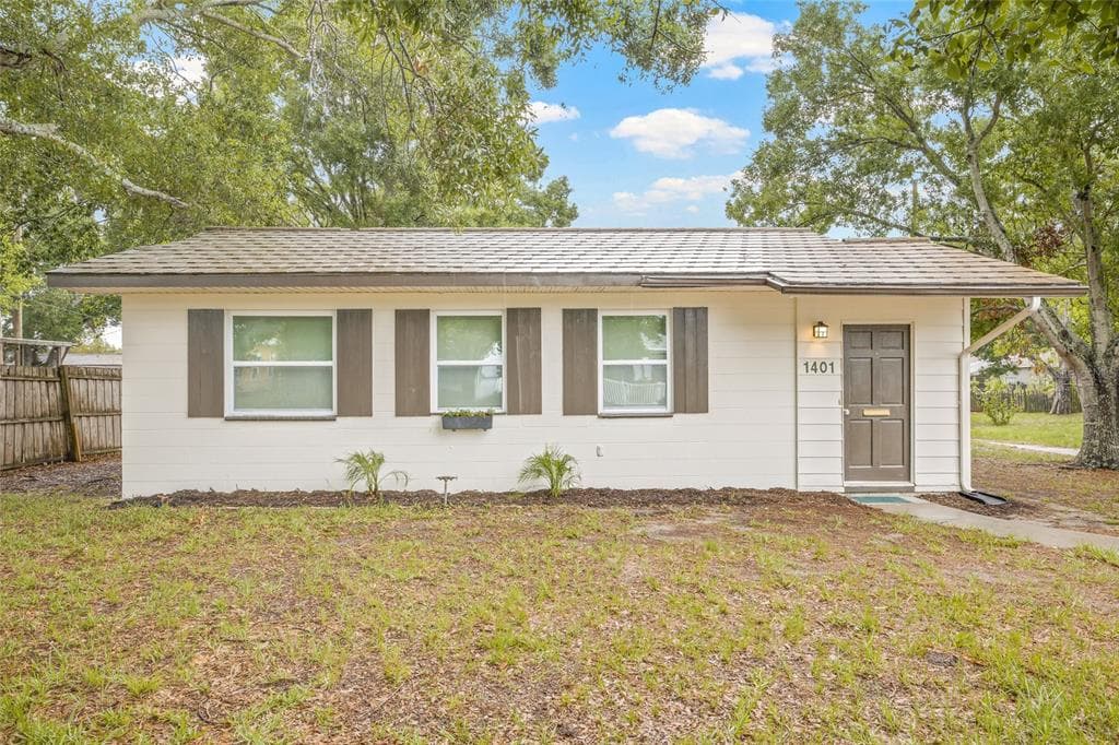 1401 30TH AVENUE N ST PETERSBURG, FL 33704