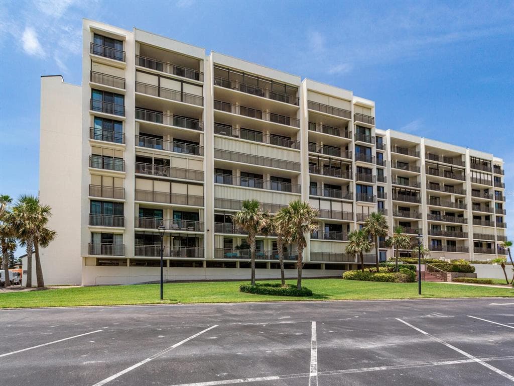 1430 GULF BOULEVARD UNIT 707 CLEARWATER BEACH, FL 33767