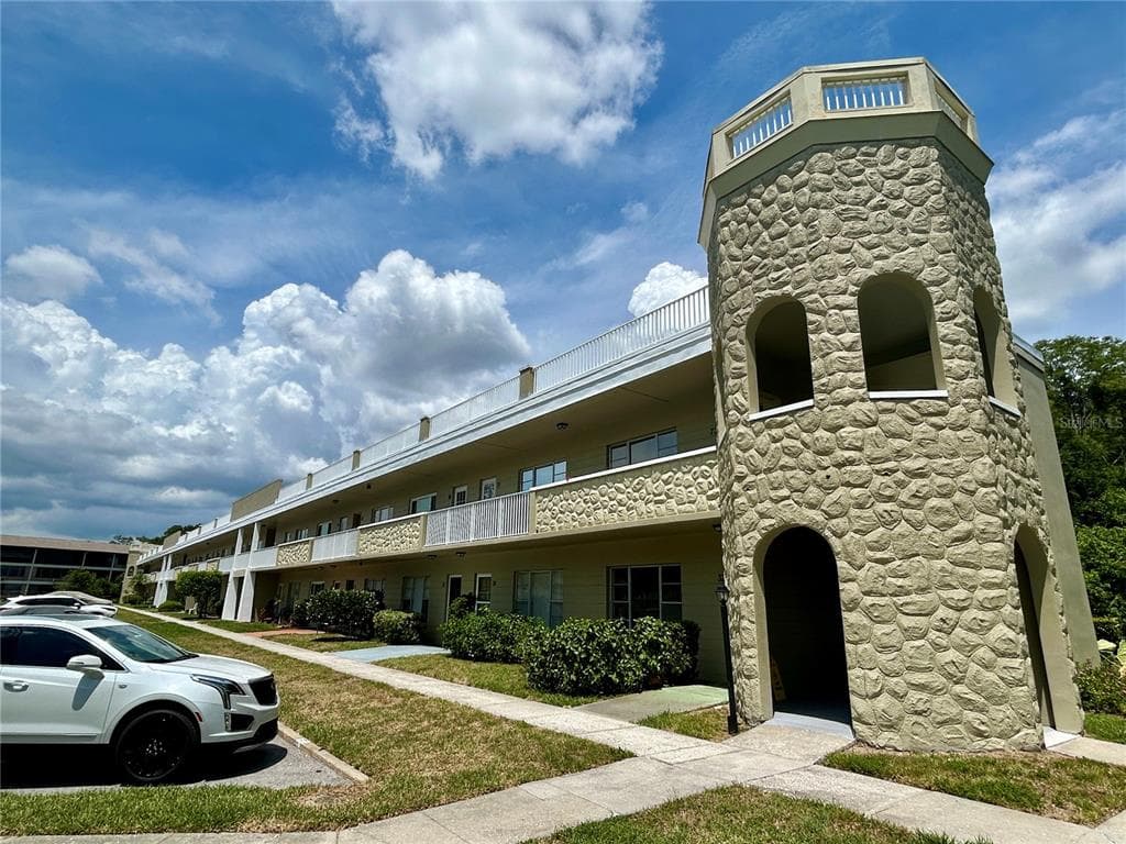 2391 SUMATRAN WAY UNIT 37 CLEARWATER, FL 33763