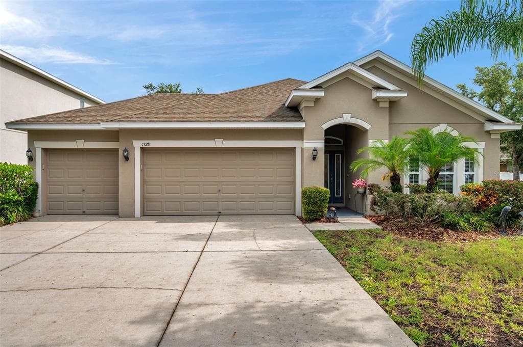 1328 RUSHGROVE CIRCLE DOVER, FL 33527