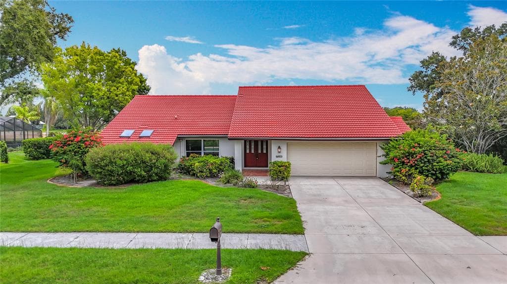 8822 MISTY CREEK DRIVE SARASOTA, FL 34241