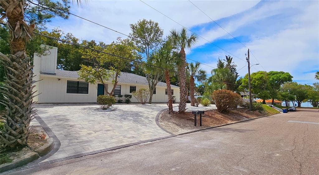 315 PLEASANT STREET CLEARWATER, FL 33755