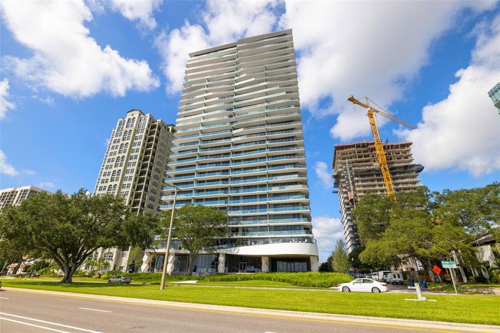 2912 W SANTIAGO STREET UNIT 1902 TAMPA, FL 33629