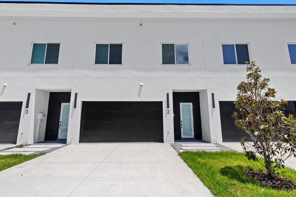 2608 W COLUMBUS DRIVE UNIT 4 TAMPA, FL 33607