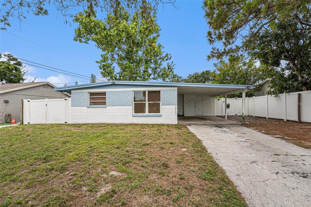 8556 91ST TERRACE SEMINOLE, FL 33777