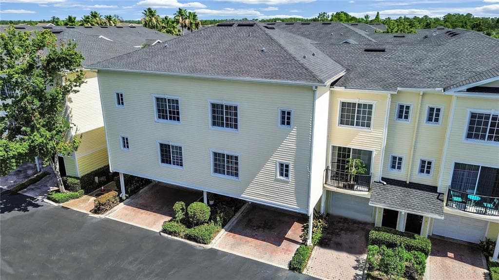 9731 MEADOW FIELD CIRCLE TAMPA, FL 33626