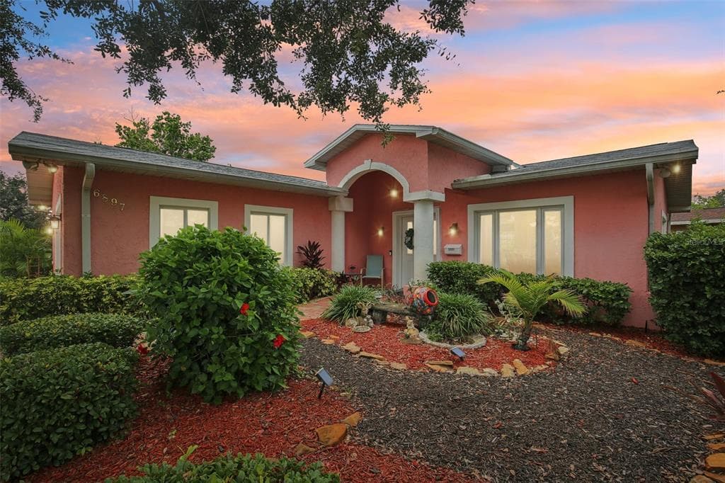 6897 18TH STREET N ST PETERSBURG, FL 33702