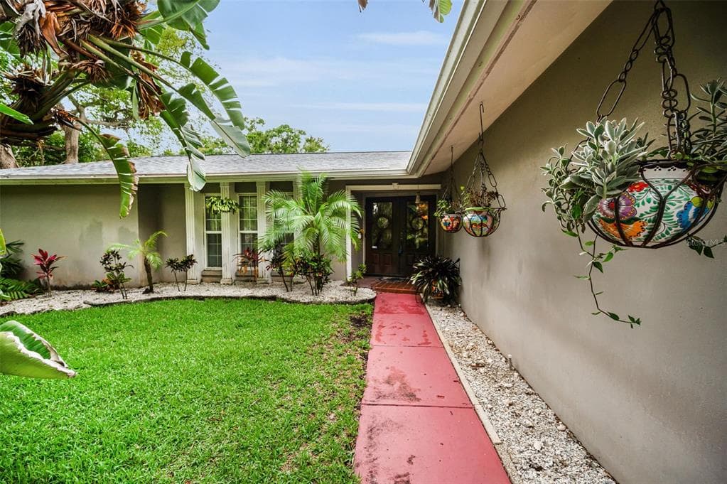 1151 LANCER LANE TARPON SPRINGS, FL 34689
