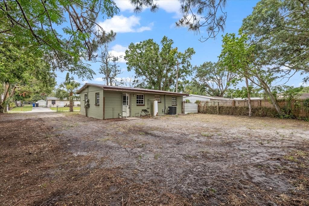 9213 W ROBSON STREET TAMPA, FL 33615