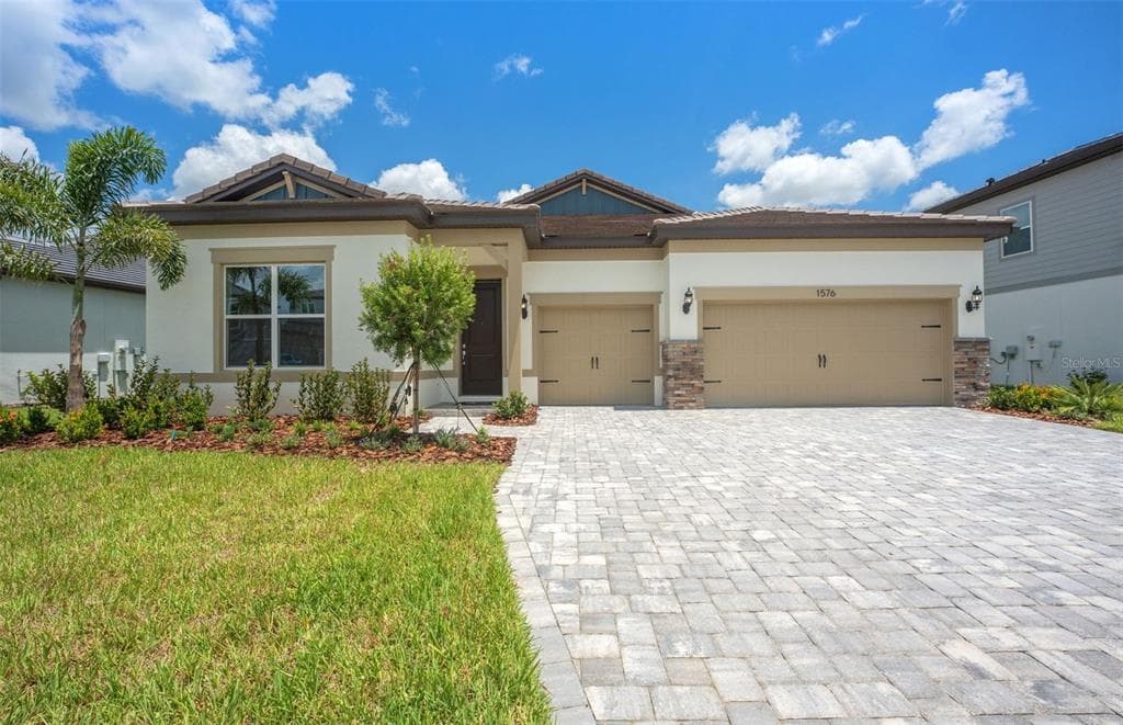 1576 VALIER POINT ZEPHYRHILLS, FL 33541