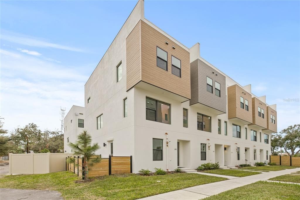 321 15TH STREET N ST PETERSBURG, FL 33705