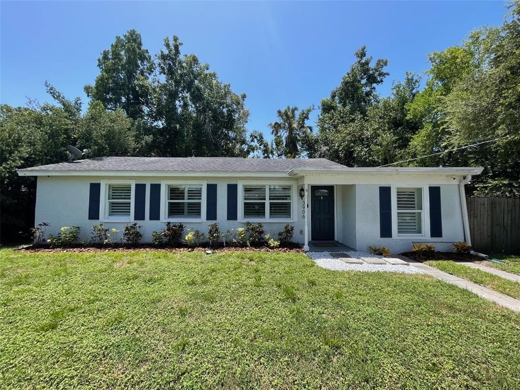 3906 W ROGERS AVENUE TAMPA, FL 33611