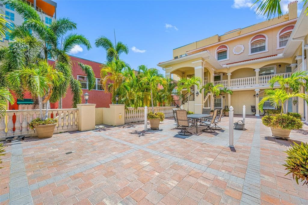 340 1ST STREET N UNIT I ST PETERSBURG, FL 33701