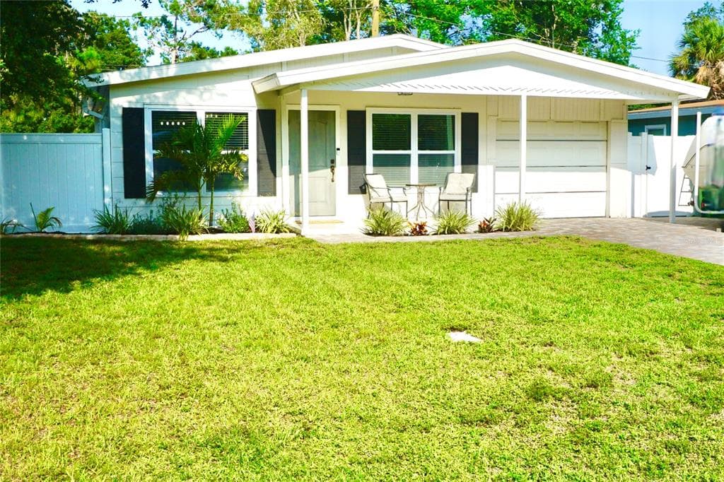 135 EMERALD LANE LARGO, FL 33771