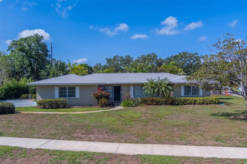 501 POINSETTIA ROAD BELLEAIR, FL 33756