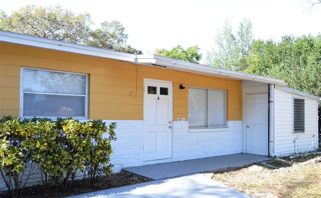 1225 E 142ND AVENUE UNIT C TAMPA, FL 33613