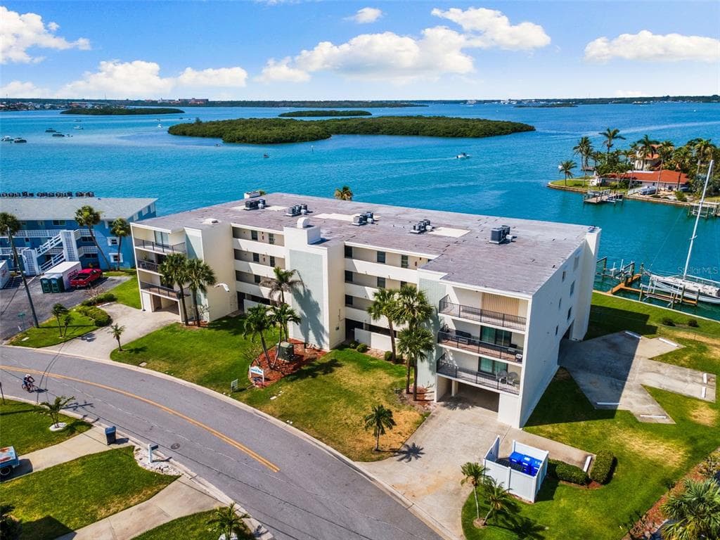 12525 3RD STREET E UNIT 303 TREASURE ISLAND, FL 33706
