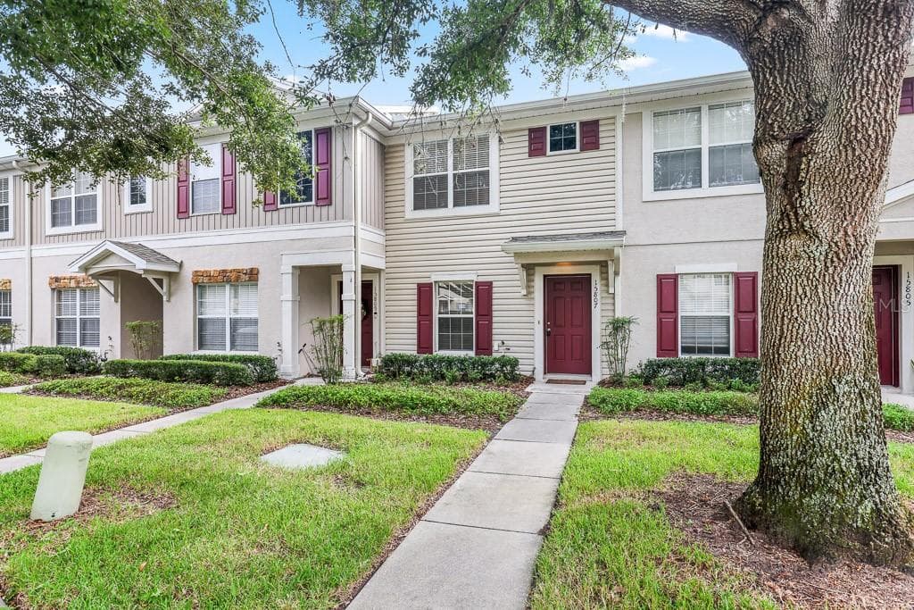 15807 FISHHAWK FALLS DRIVE LITHIA, FL 33547