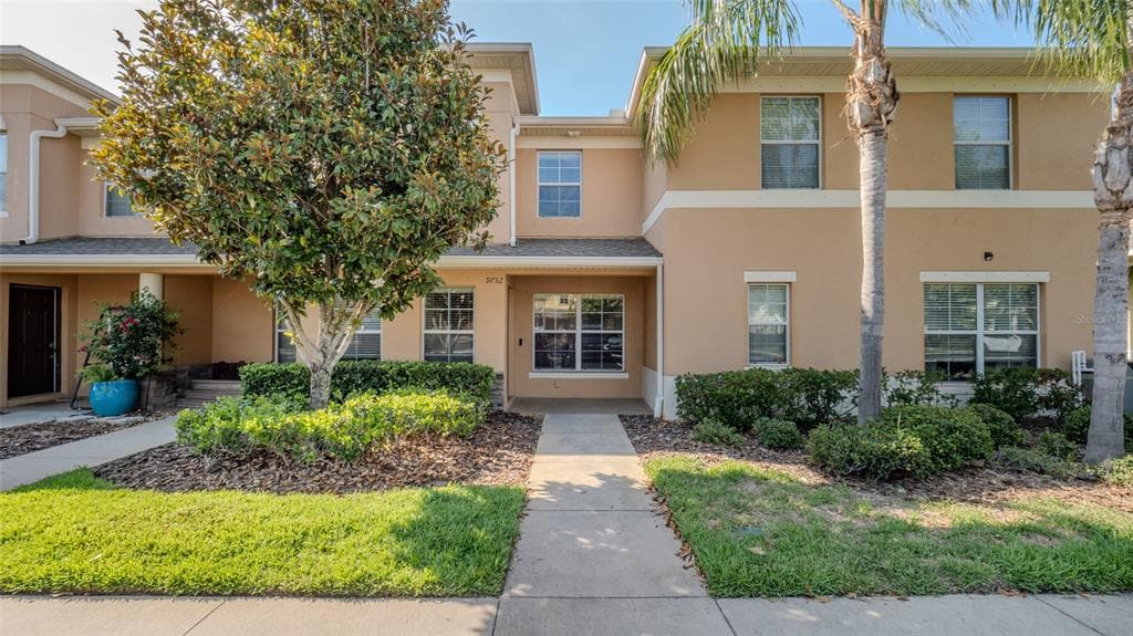 9752 TRUMPET VINE LOOP
