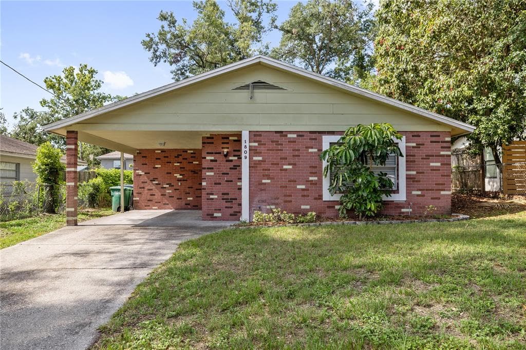 1809 E KNOLLWOOD STREET TAMPA, FL 33610