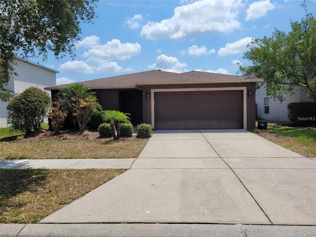 5112 DANCING BAY LANE WESLEY CHAPEL, FL 33543